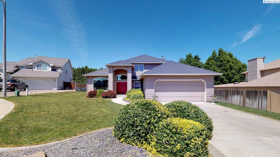 Property Photo:  116 Meleina Court  WA 99352 