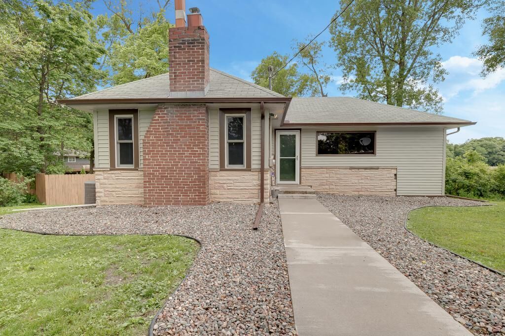 Property Photo: 2117 Shadywood Road MN 55391