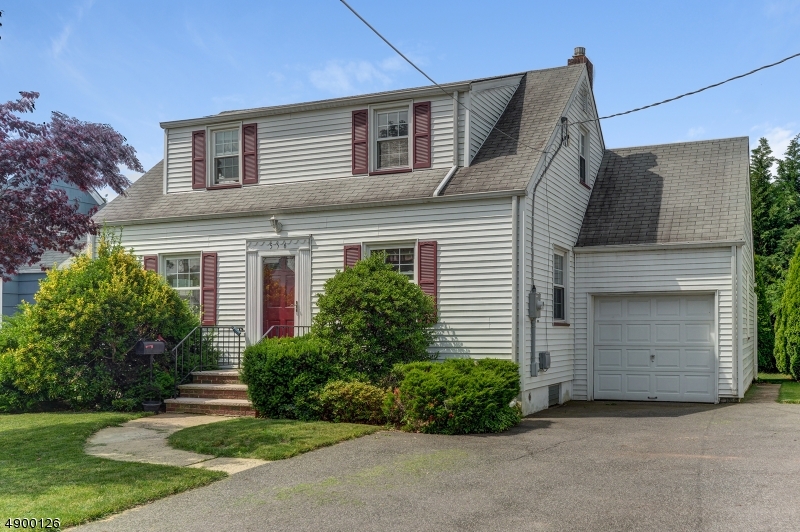 Property Photo:  556 Winthrop Rd  NJ 07083 