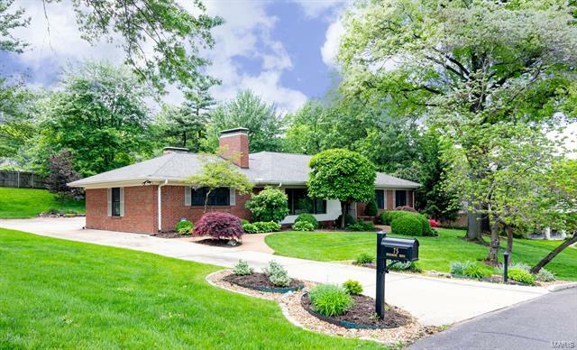 Property Photo: 75 Berkshire Drive 63117