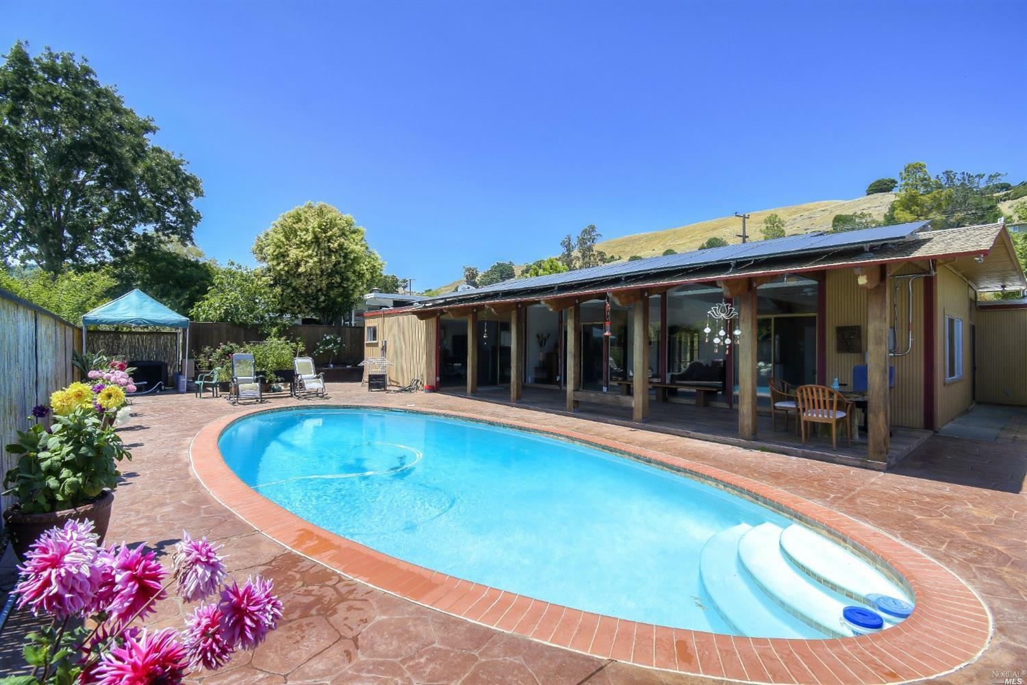 Property Photo:  771 Las Colindas Road  CA 94903 