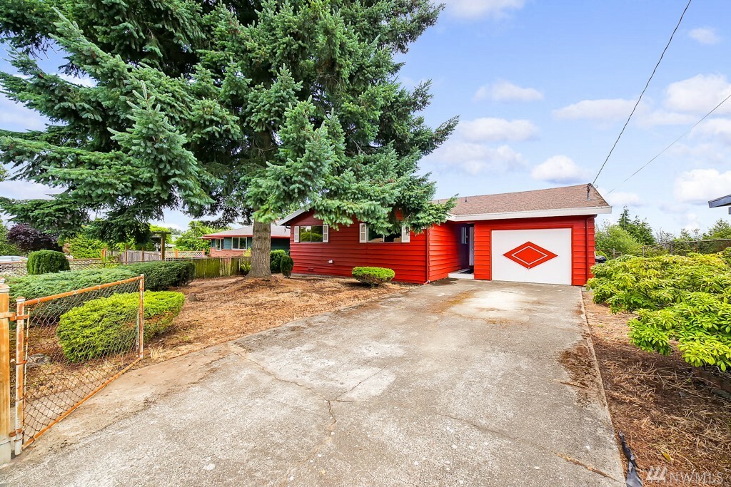 Property Photo:  8120 7th Ave SW  WA 98106 