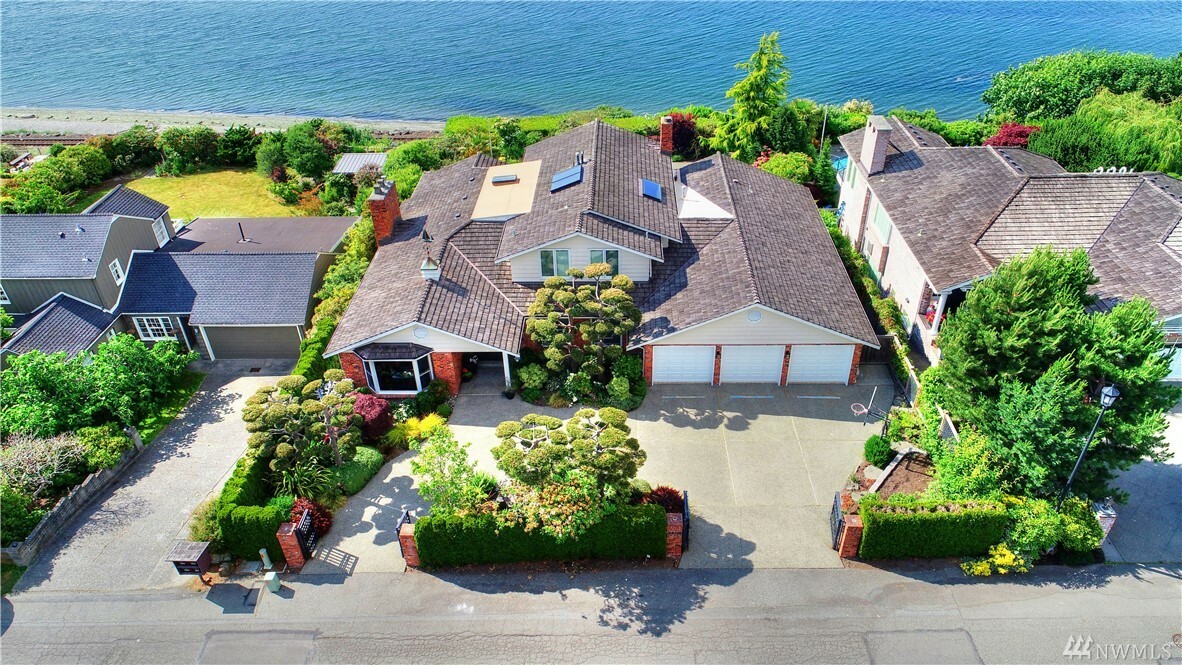 Property Photo: 2408 NW Blue Ridge Dr WA 98177
