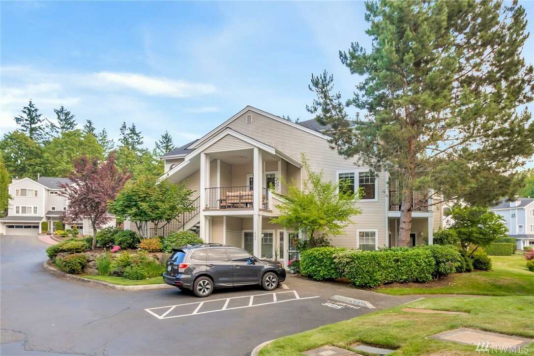 Property Photo:  4714 Fairwood Blvd NE 601  WA 98422 