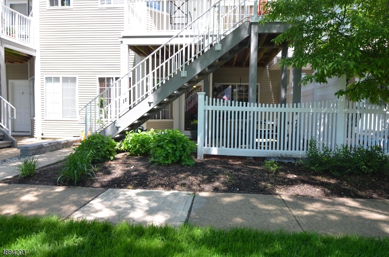 Property Photo:  65 Ashley Ct  NJ 07921 