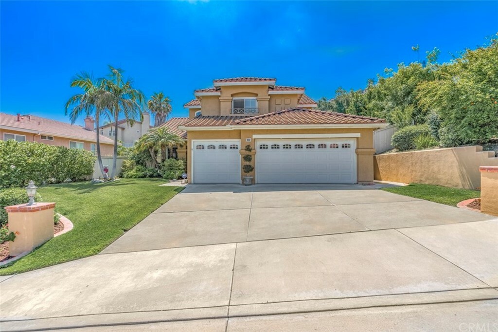 Property Photo: 1018 S Hanlon Way CA 92808