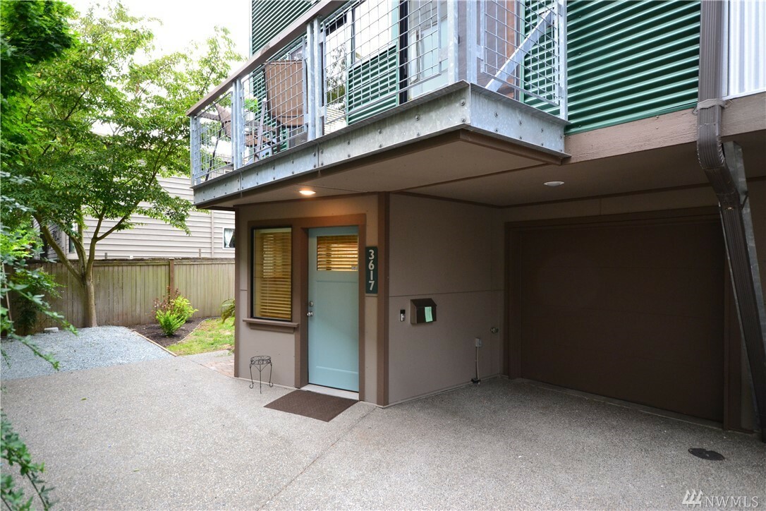 Property Photo:  3617 Greenwood Ave N  WA 98103 