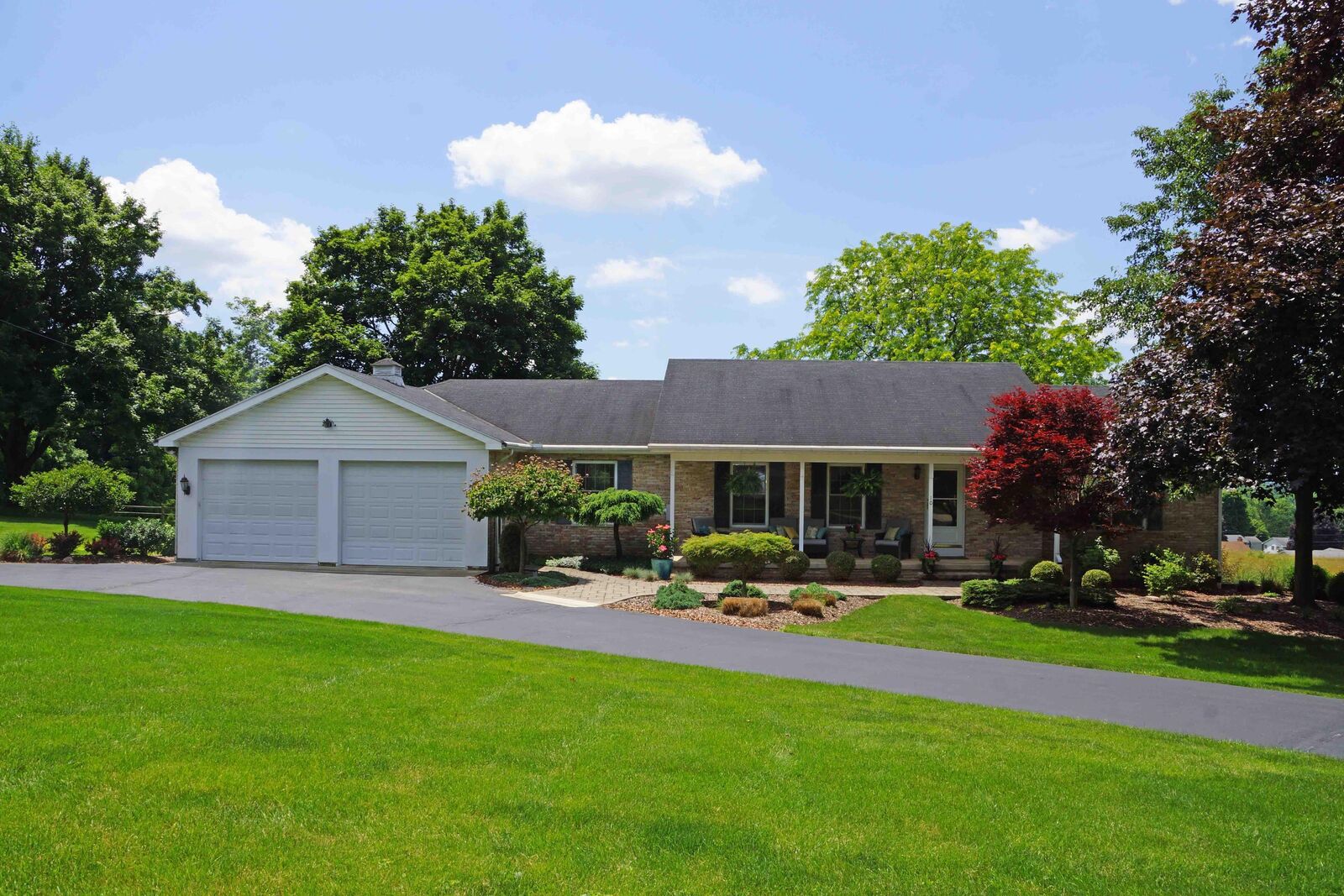 Property Photo:  10 Woodside Drive  OH 43050 