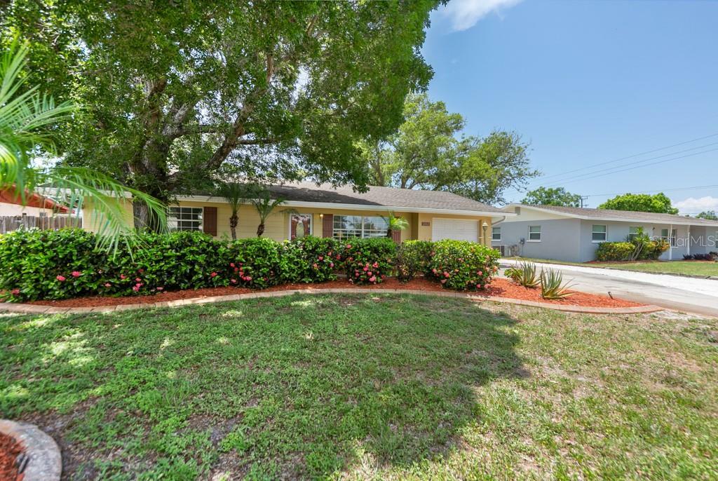 Property Photo:  202 57th Street W  FL 34209 