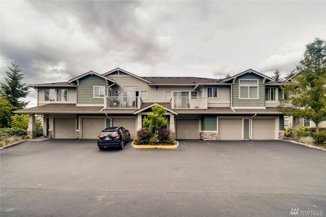 Property Photo:  1031 61st St SE 106  WA 98092 