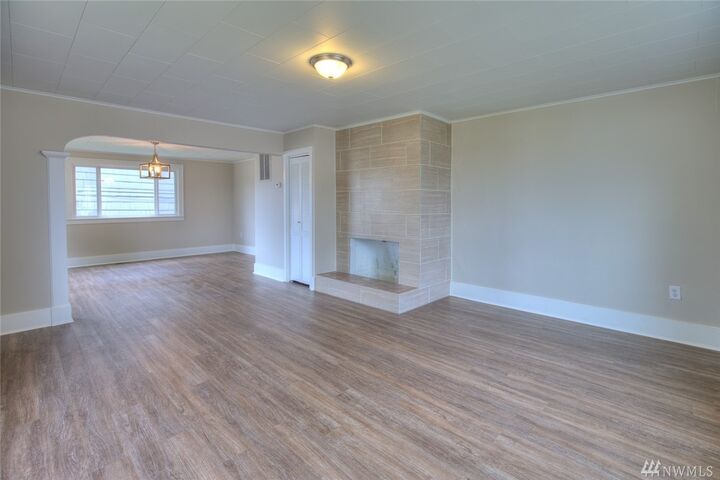 Property Photo:  909 W 2nd St  WA 98520 