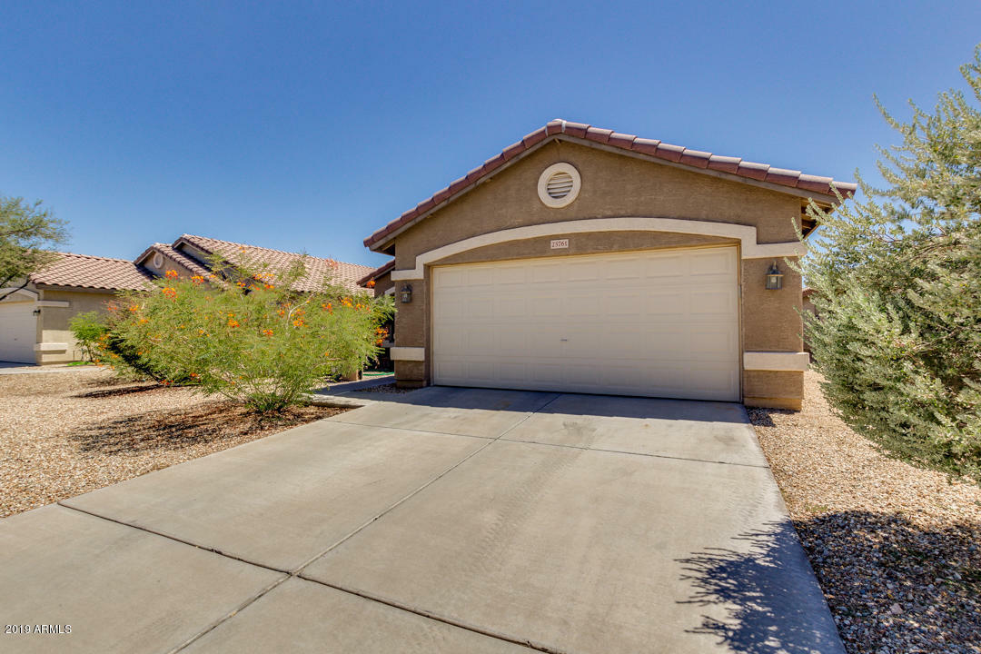 Property Photo:  25761 W Kendall Street  AZ 85326 