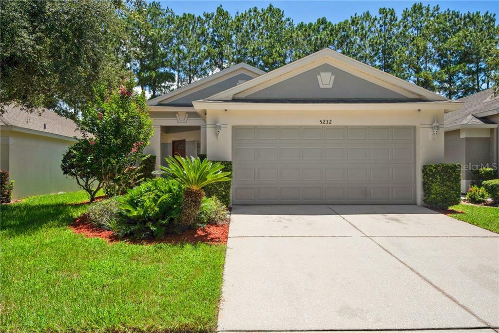Property Photo: 5232 Gato Del Sol Circle FL 33544