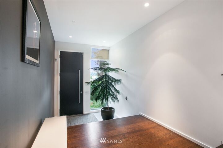 Property Photo:  1750 Lake Washington Boulevard N D  WA 98056