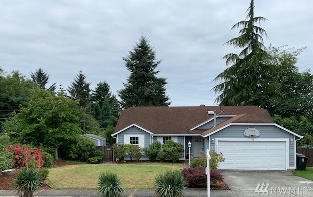 Property Photo:  4902 Enetai Ave NE  WA 98422 