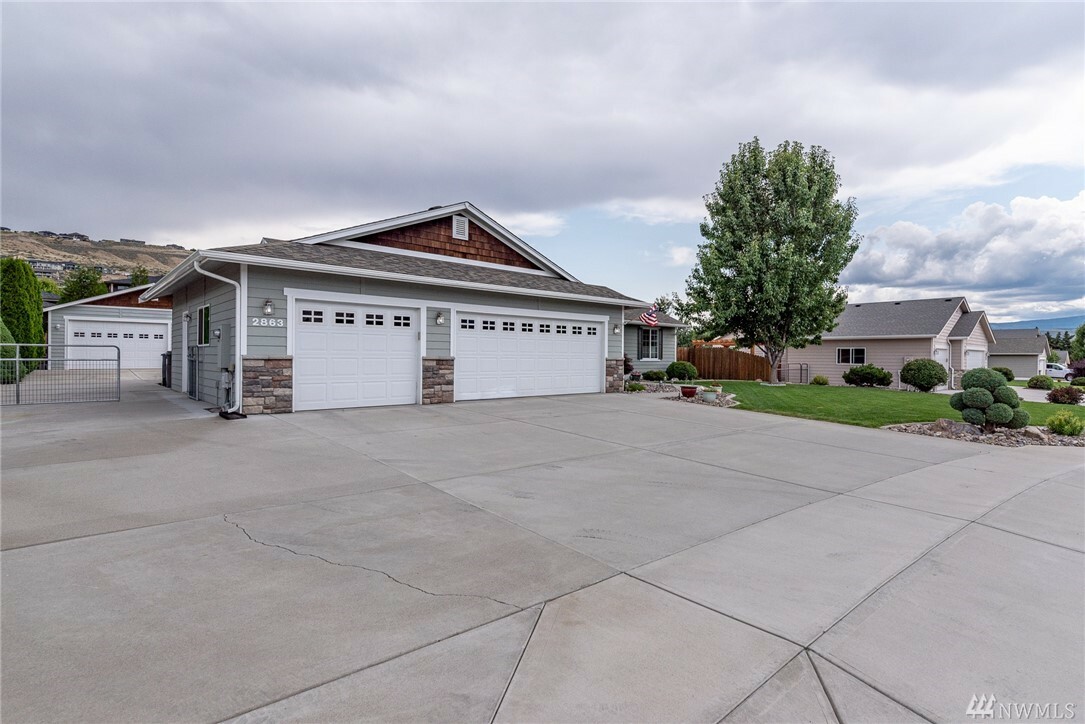 Property Photo:  2863 Cascade Ridge  WA 98802 