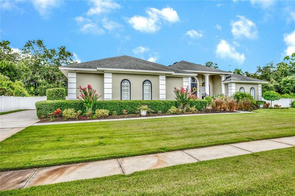 Property Photo:  1012 Emerald Creek Drive  FL 33596 