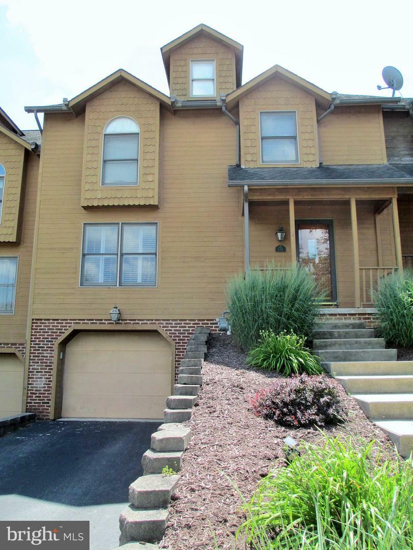 Property Photo:  118 Weldon Drive  PA 17404 