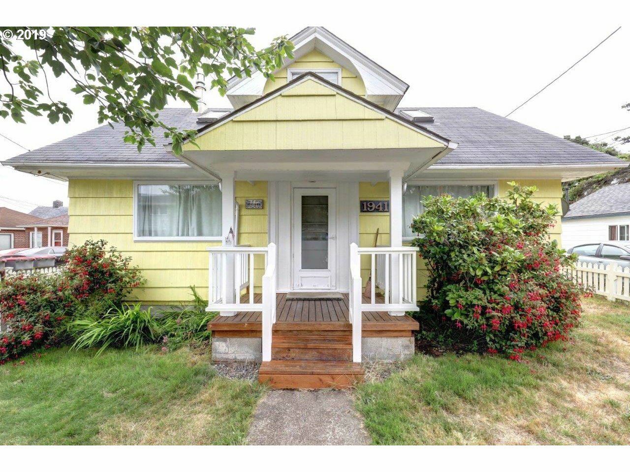 Property Photo: 1941 S Columbia St OR 97138