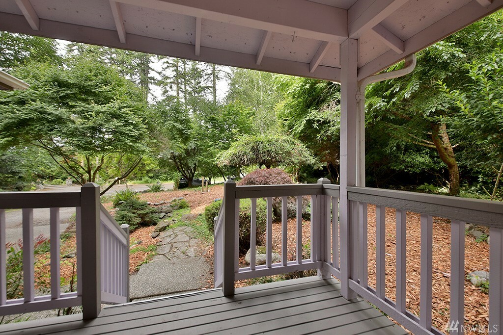 Property Photo:  3707 Emmet Place  WA 98260 