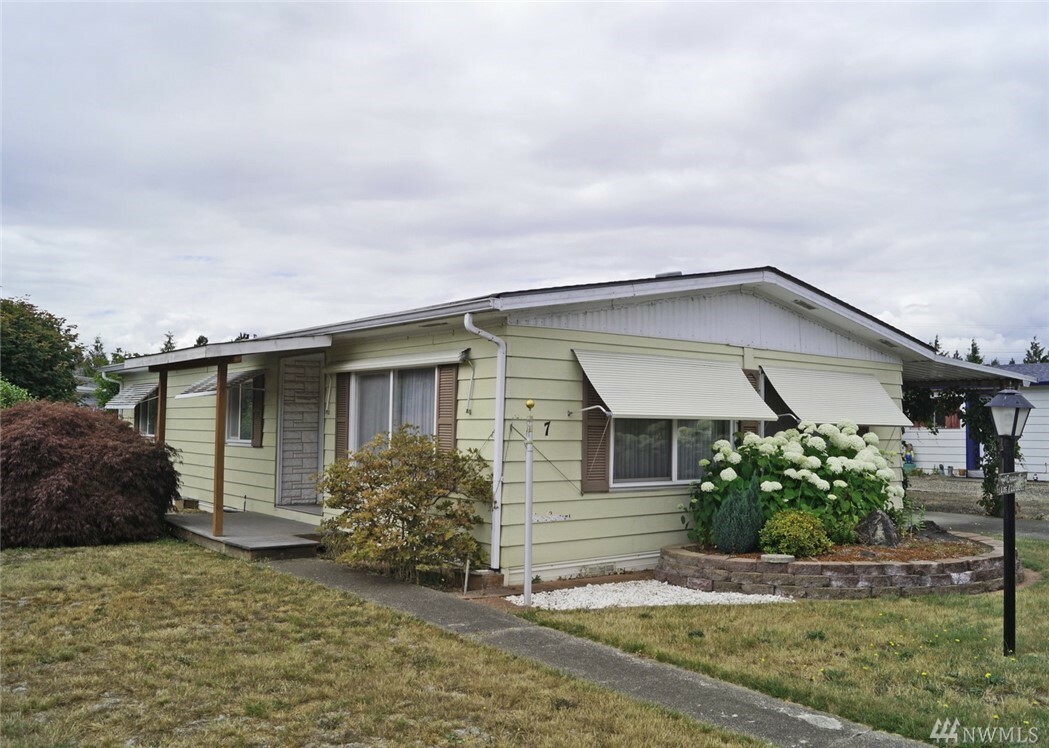 Property Photo:  7 Dasher Dr  WA 98584 