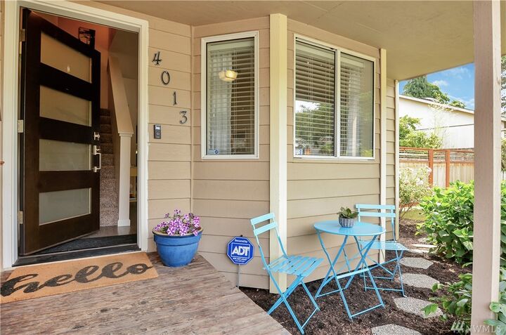 Property Photo: 4013 Grand Ave WA 98201