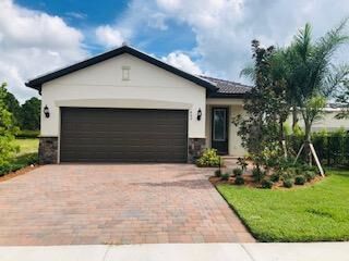 Property Photo: 803 SE Villandry Way FL 34984