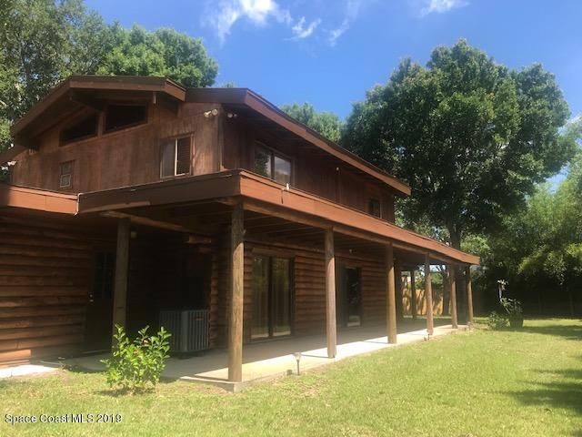 Property Photo: 355 River Island Street FL 32953