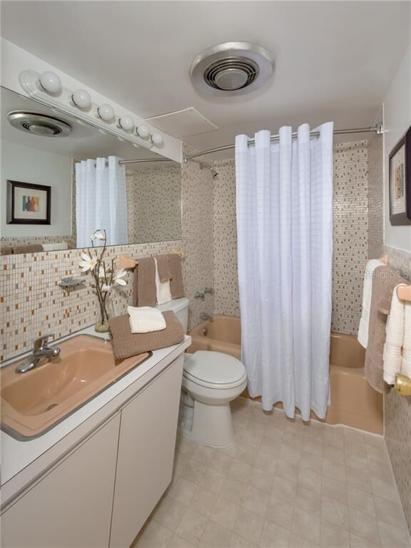 Property Photo:  20 S Lucerne Circle W 708  FL 32801 