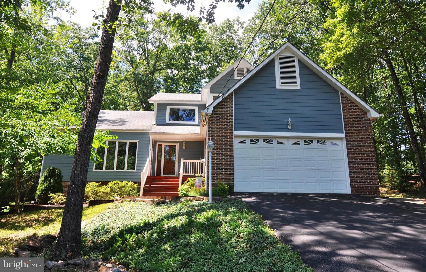 Property Photo: 203 Overlook Drive VA 22625
