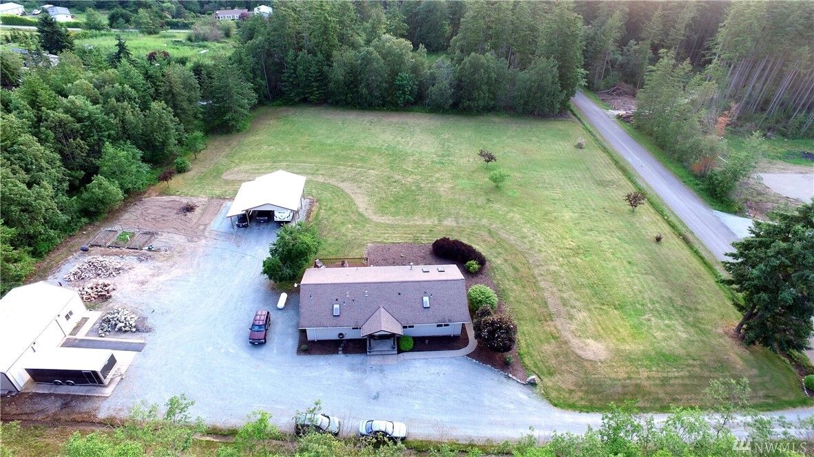 Property Photo: 727 Sunny Lane WA 98282