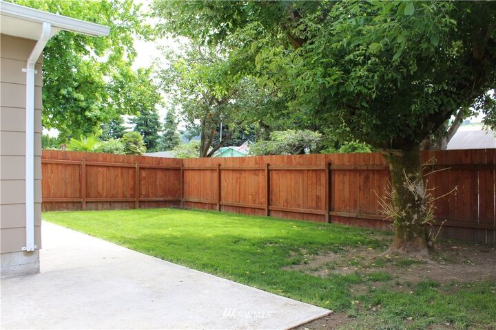 Property Photo:  4760 Windemere Street  WA 98632 