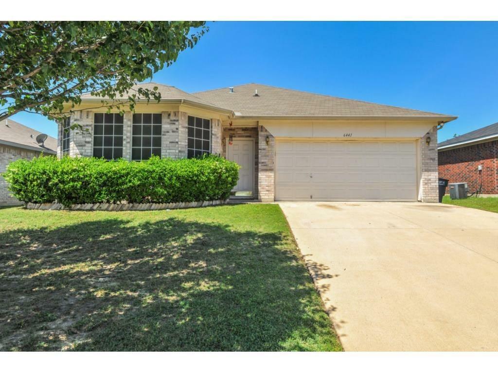 Property Photo: 6441 Rainwater Way TX 76179