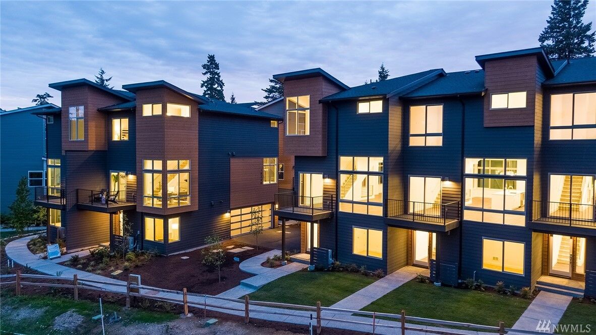 Property Photo: 18256 73rd Ave NE 103 WA 98028