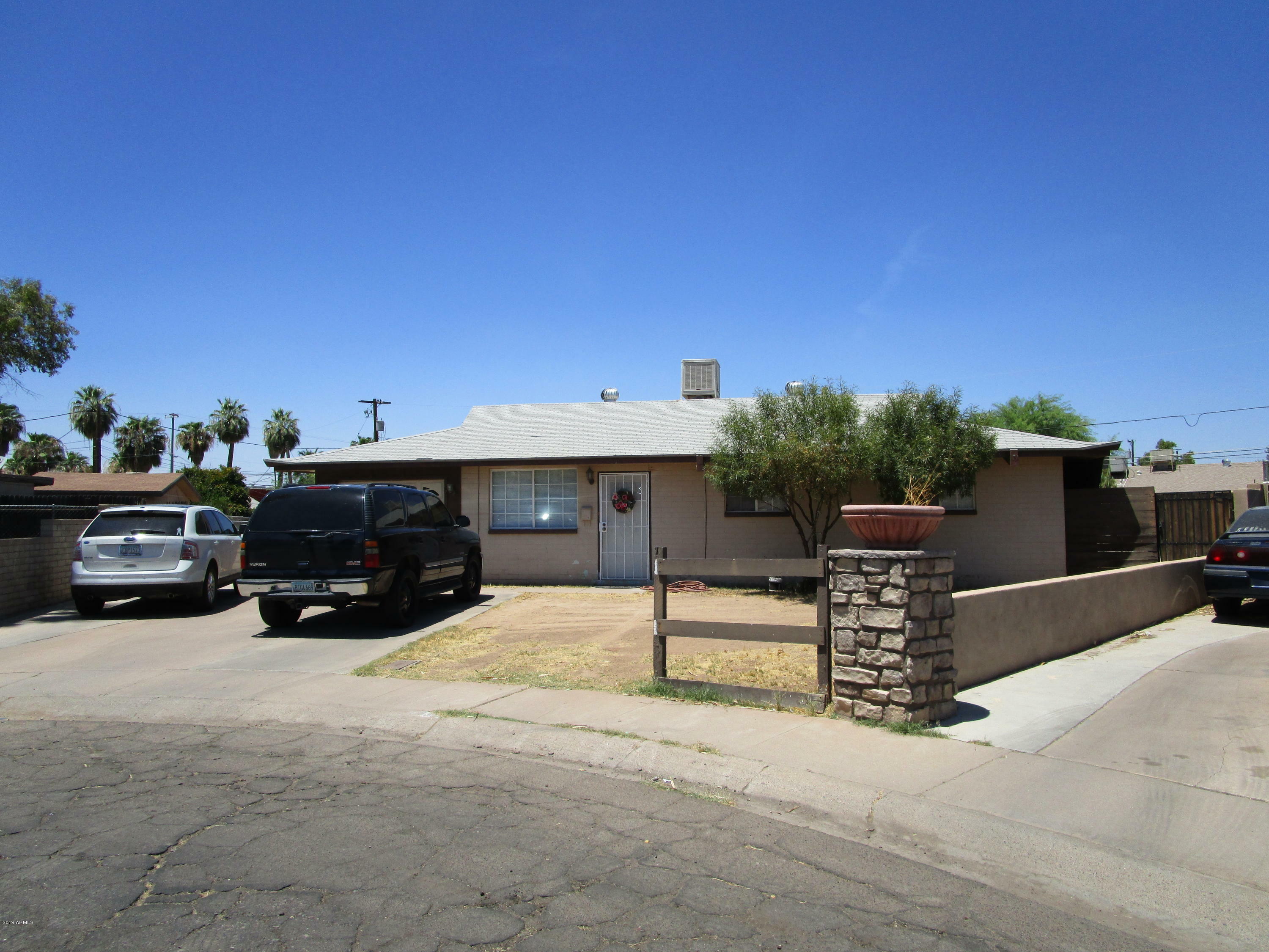 Property Photo:  6226 W Citrus Way  AZ 85301 