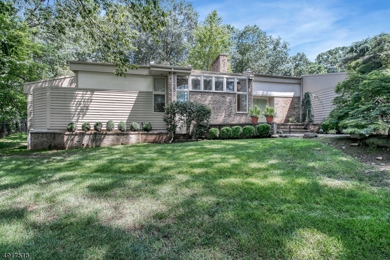 Property Photo: 6 Knollwood Rd NJ 07677