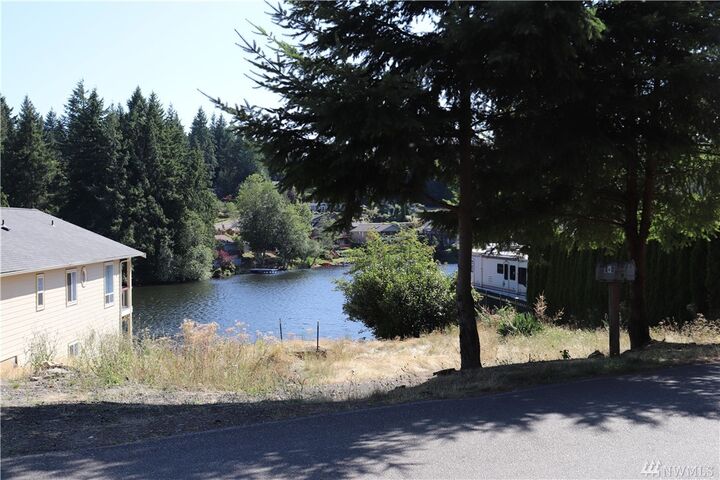 Property Photo: 350 SE Crescent Dr WA 98584