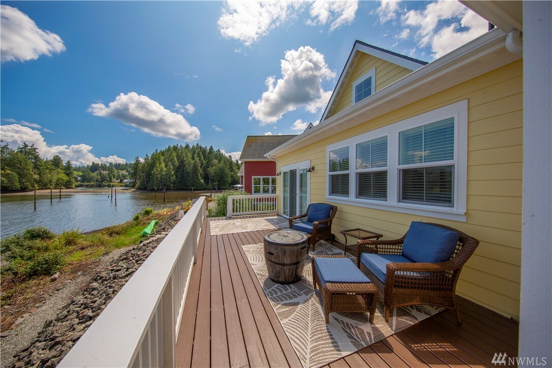 Property Photo:  262 Anchor Lane  WA 98365 