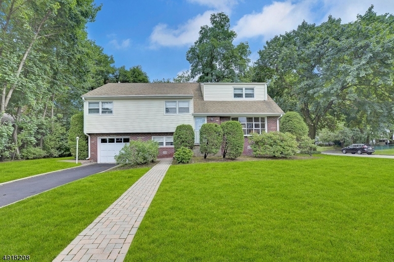 Property Photo:  710 Evans St  NJ 07652 