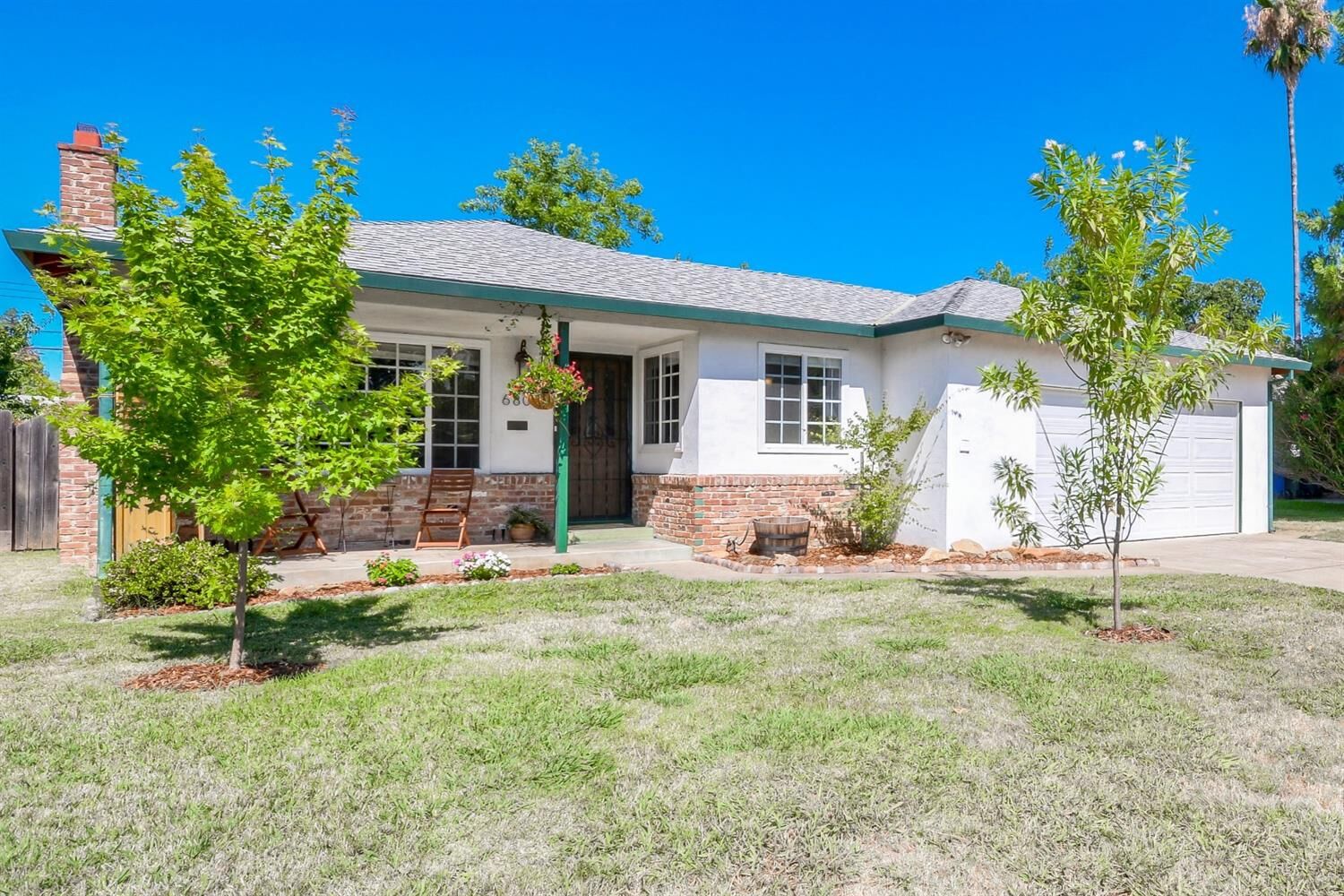Property Photo: 6806 Bender Court CA 95820