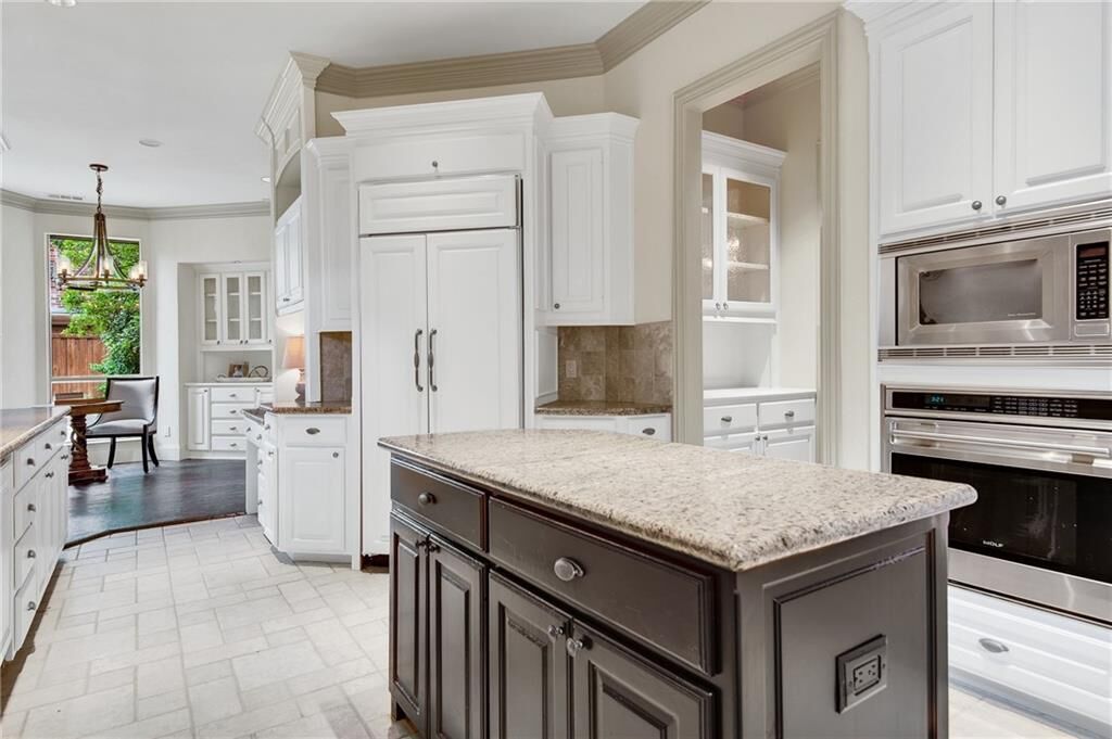 Property Photo: 5717 Cedar Grove Circle TX 75093