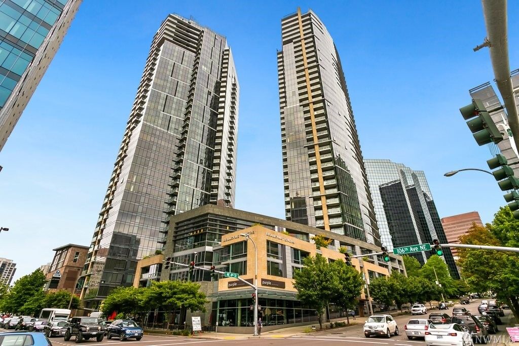 Property Photo:  500 106th Avenue NE 1205  WA 98004 