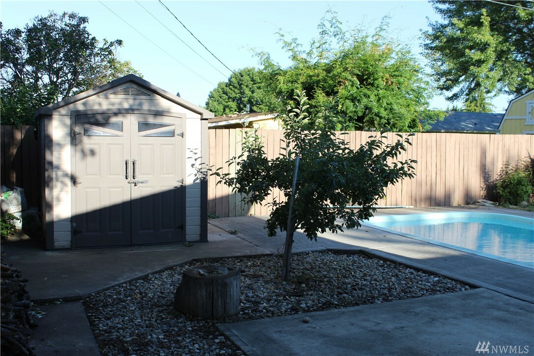 Property Photo:  1616 S David St  WA 98837 