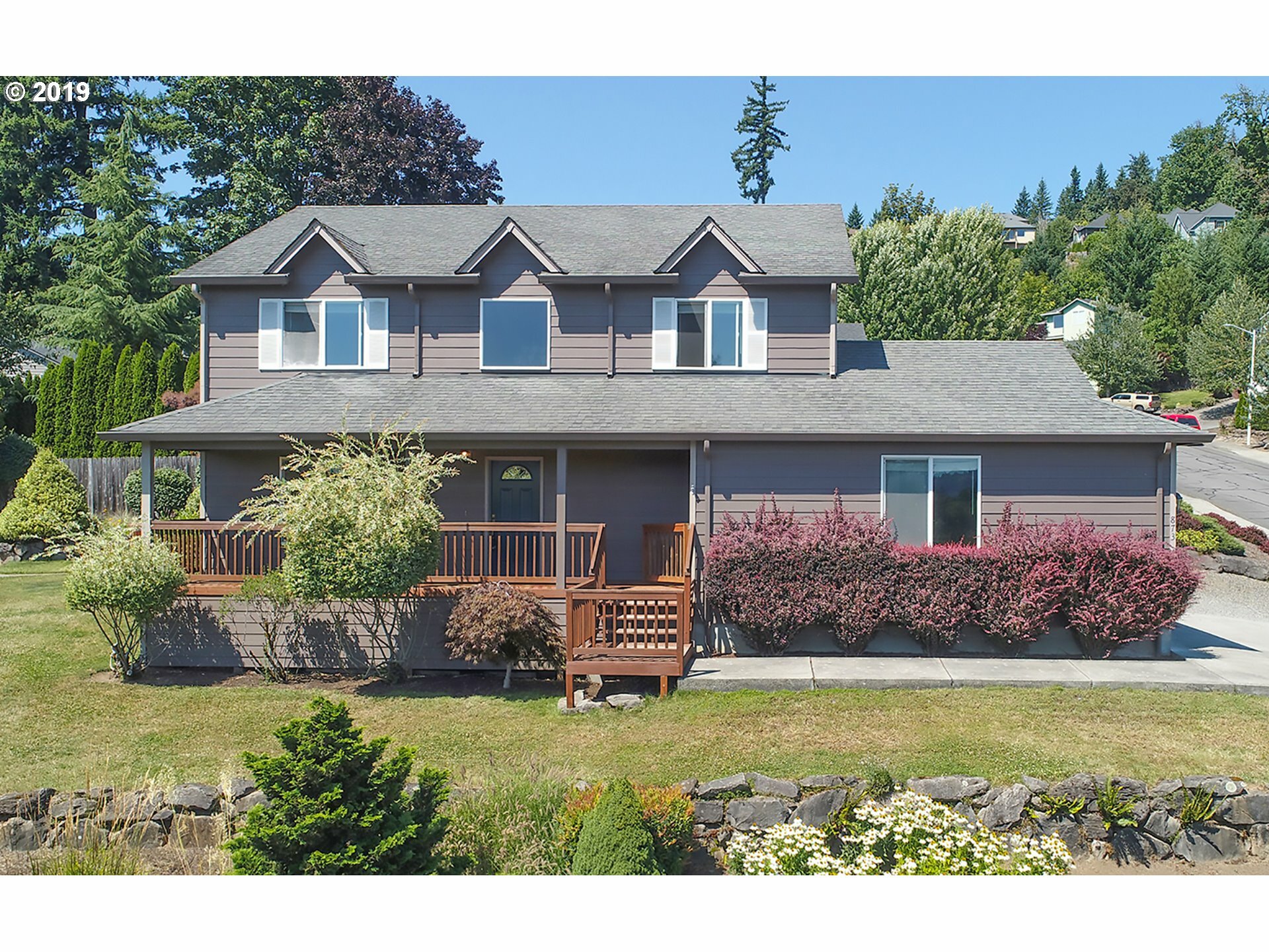 Property Photo: 873 N P St WA 98671