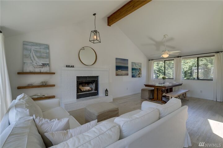 Property Photo:  5000 SE 2nd Place  WA 98059 