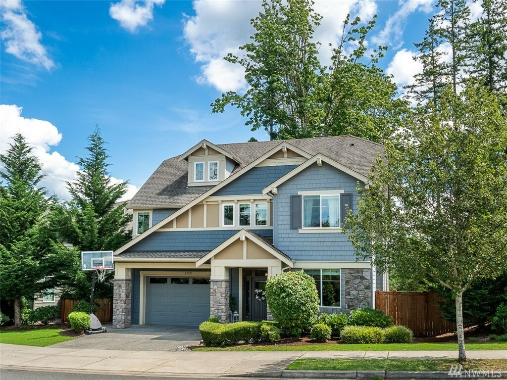 Property Photo:  27213 SE 18th Place  WA 98075 