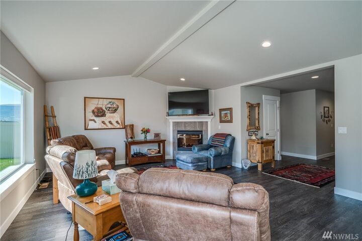 Property Photo:  275 S Mystical Ave  WA 98802 