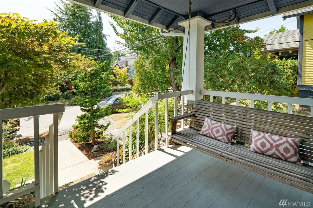 Property Photo:  938 N 84th St  WA 98103 