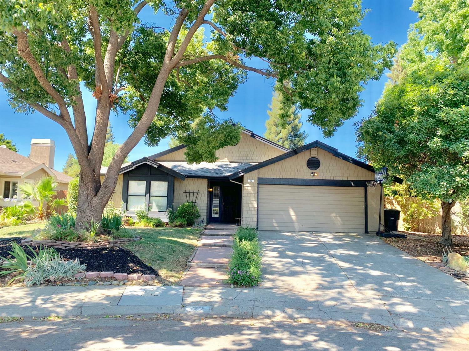 Property Photo:  22 Rollingbrook Circle  CA 95833 