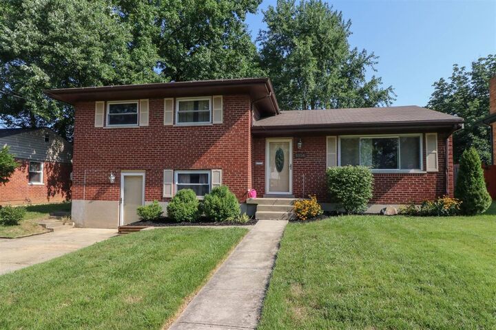 1056 Bluejay Drive  Springfield Twp. OH 45231 photo